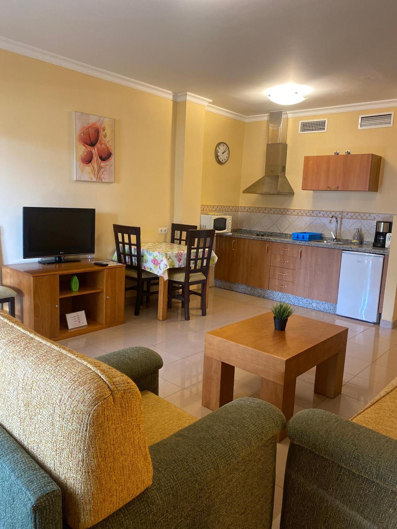 Apartamentos Maria Del Carmen Torremolinos Dış mekan fotoğraf