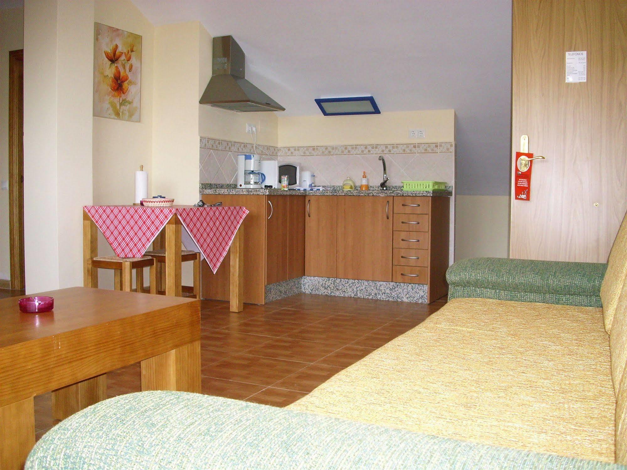 Apartamentos Maria Del Carmen Torremolinos Dış mekan fotoğraf